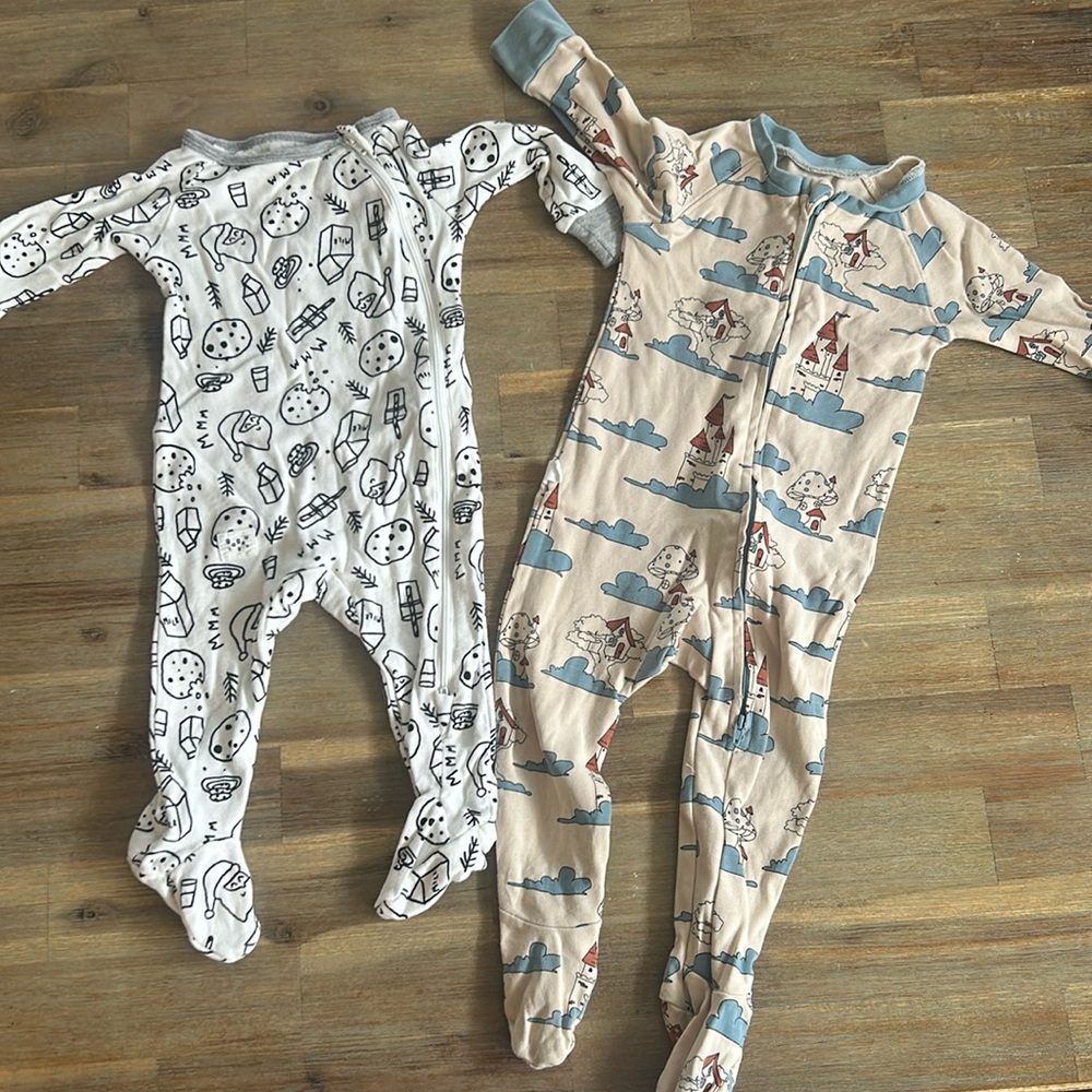 Bundle of 2 pajamas